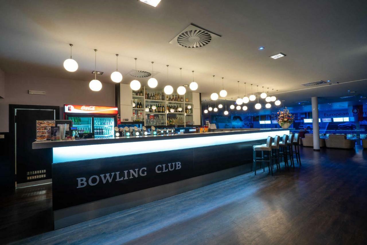 Bnc Hotel - Restaurant - Bowling 브라티슬라바 외부 사진